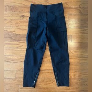 Lululemon cargos- 3/4 length size 4